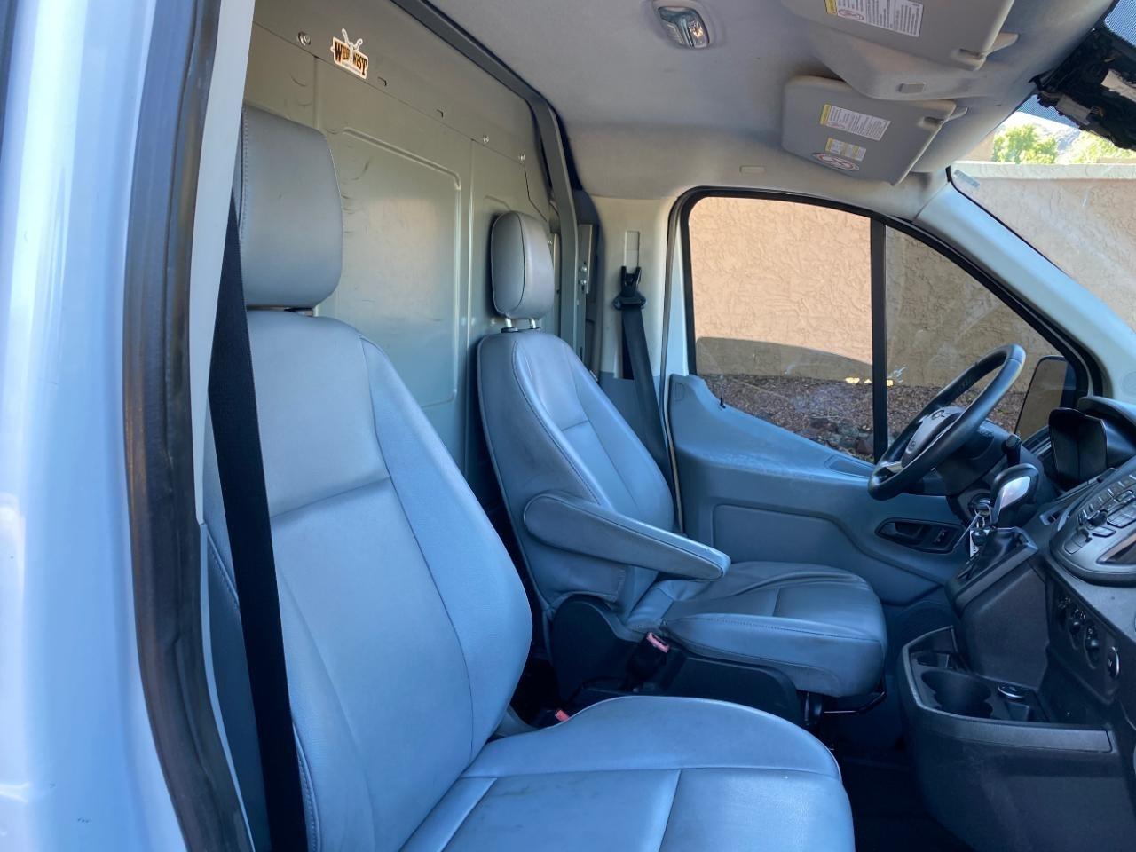 Ford Transit 250 Van Low Roof w/Sliding Pass. 130-in. WB 2016