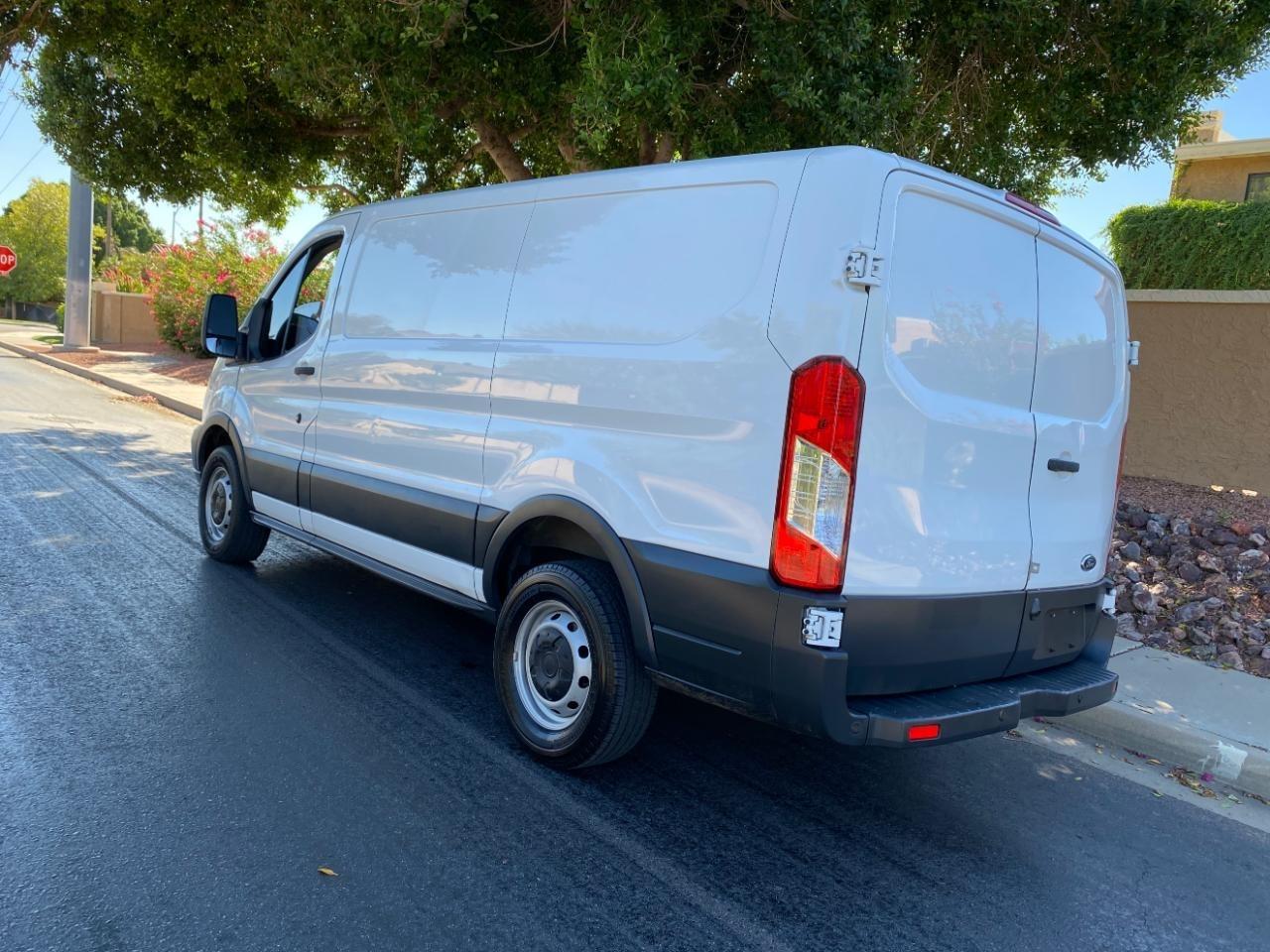 Ford Transit 250 Van Low Roof w/Sliding Pass. 130-in. WB 2016