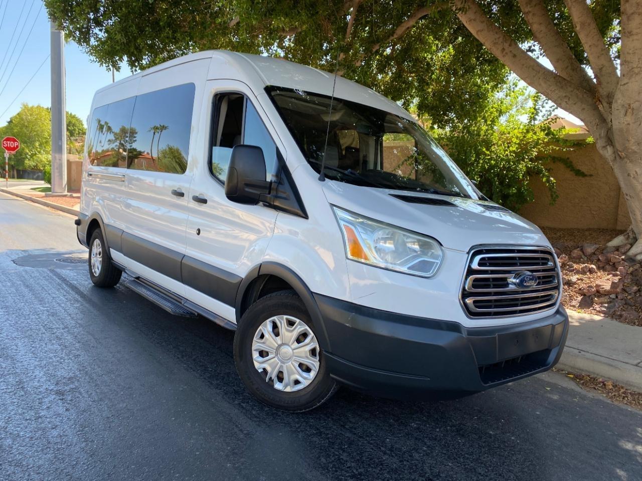Ford Transit 350 Wagon Med. Roof XLT w/Sliding Pass. 148-in. WB 2016
