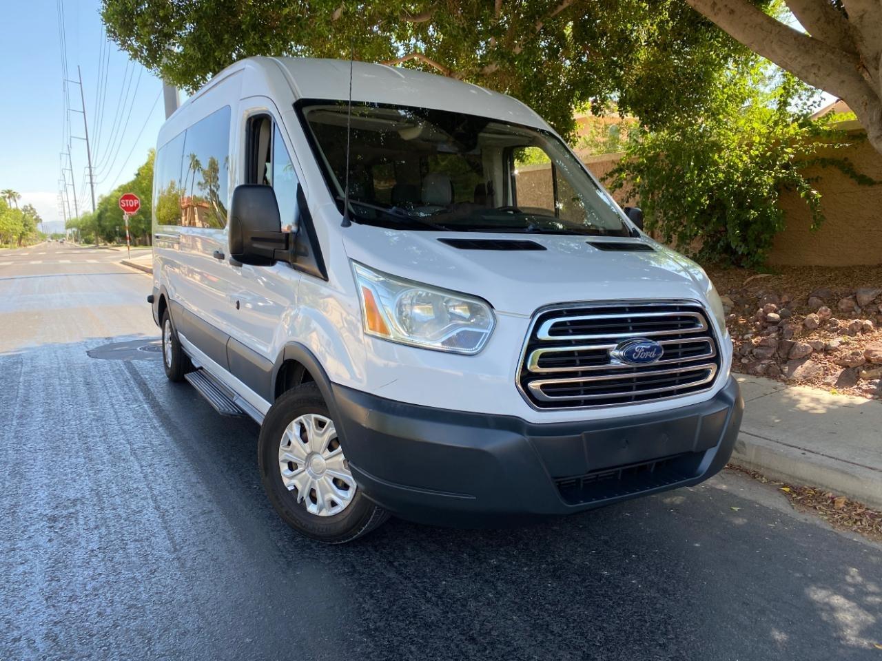 Ford Transit 350 Wagon Med. Roof XLT w/Sliding Pass. 148-in. WB 2016