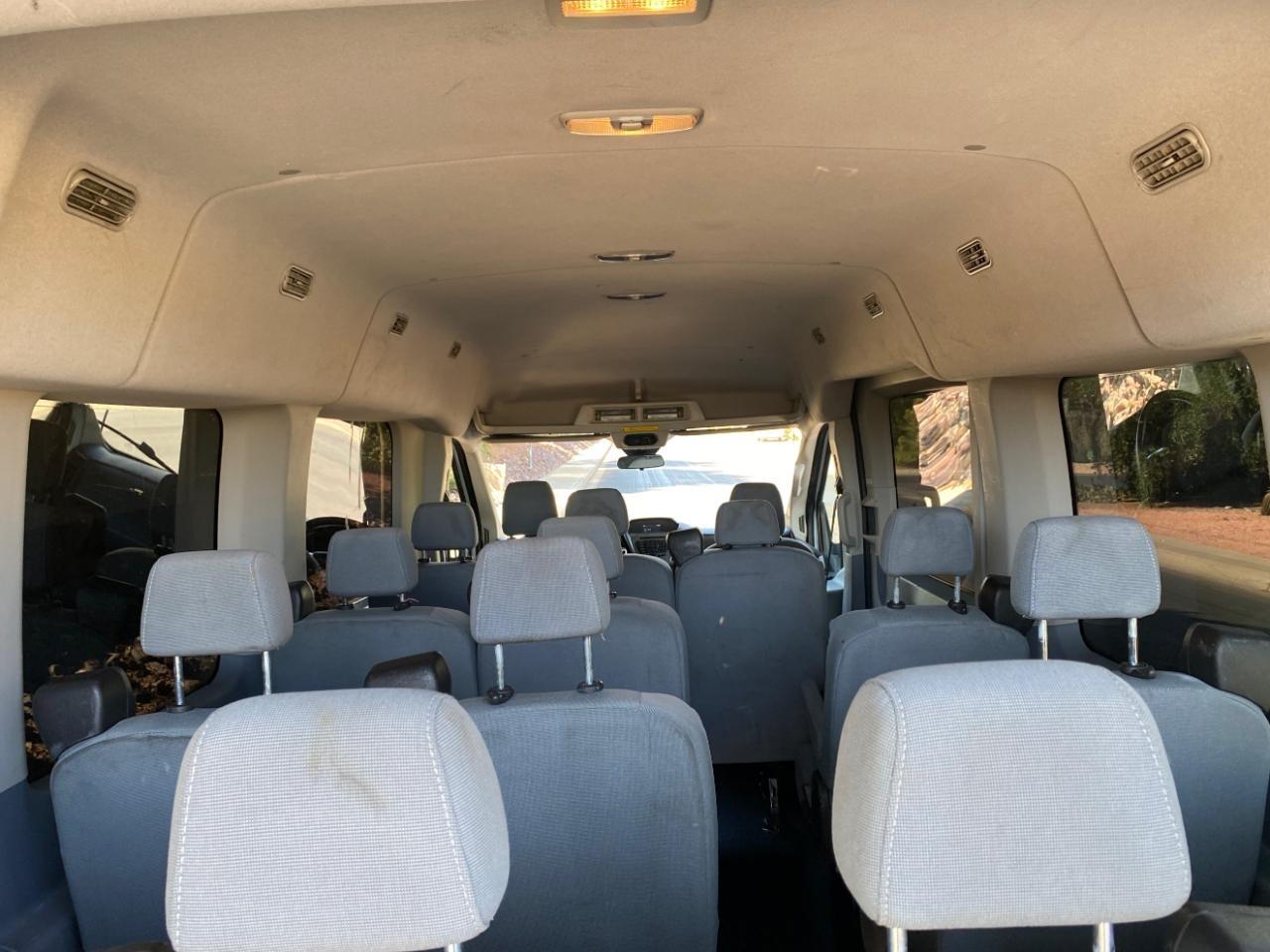 Ford Transit 350 Wagon Med. Roof XLT w/Sliding Pass. 148-in. WB 2016