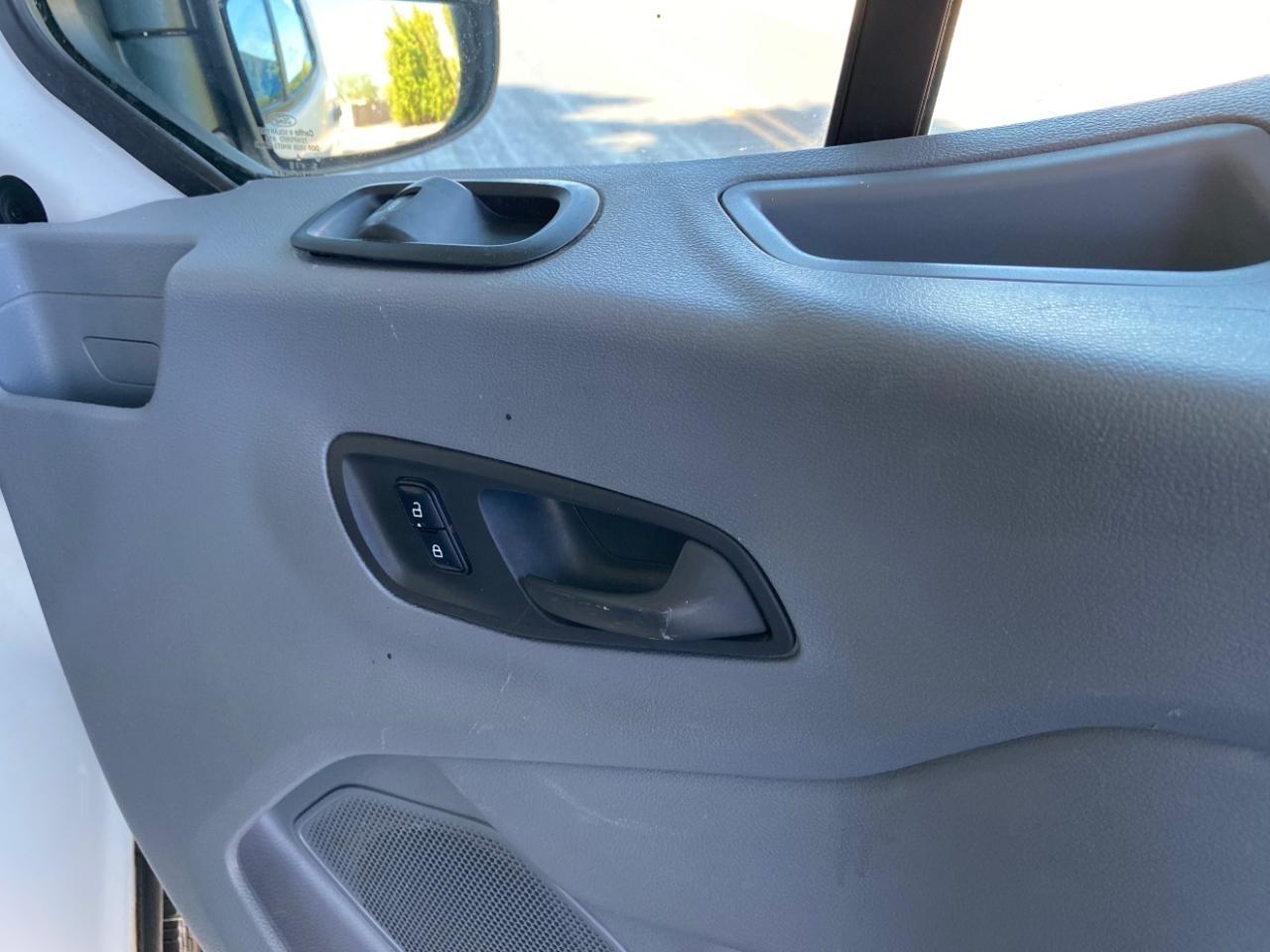 Ford Transit 350 Wagon Med. Roof XLT w/Sliding Pass. 148-in. WB 2016
