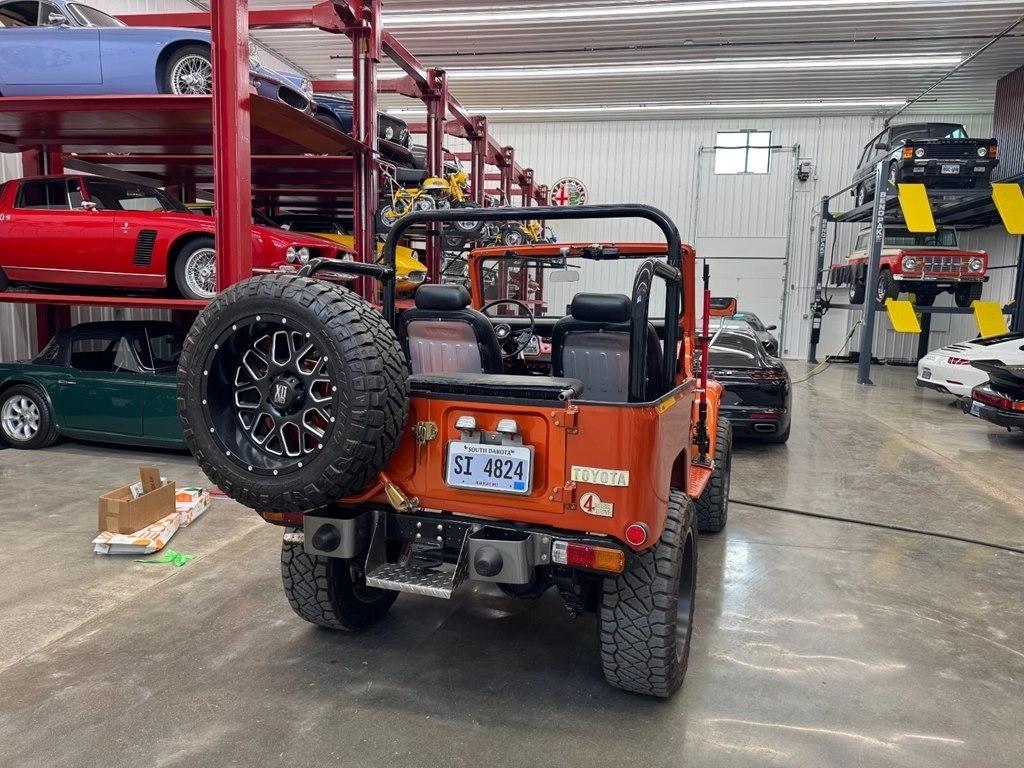 Toyota Land Cruiser  1975