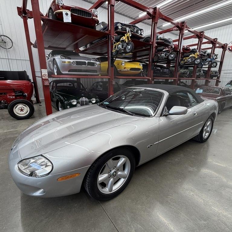 Jaguar XK8 2dr Convertible 1999