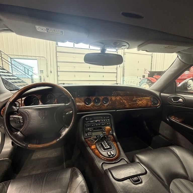 Jaguar XK8 2dr Convertible 1999