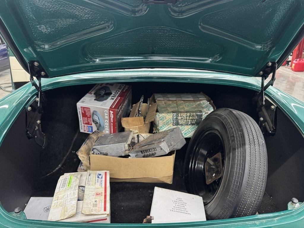 Ford Crestline  1953