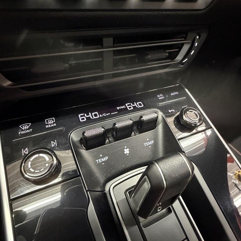 Porsche 911 Carrera Coupe 2021