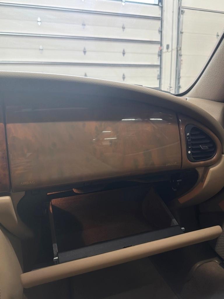 Jaguar XK8 2dr Convertible Supercharged 2000