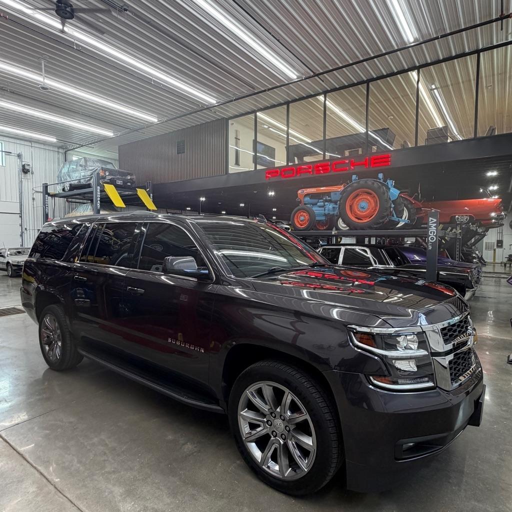 Chevrolet Suburban 4WD 4dr 1500 LT 2018