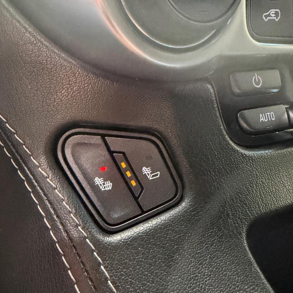 Chevrolet Suburban 4WD 4dr 1500 LT 2018