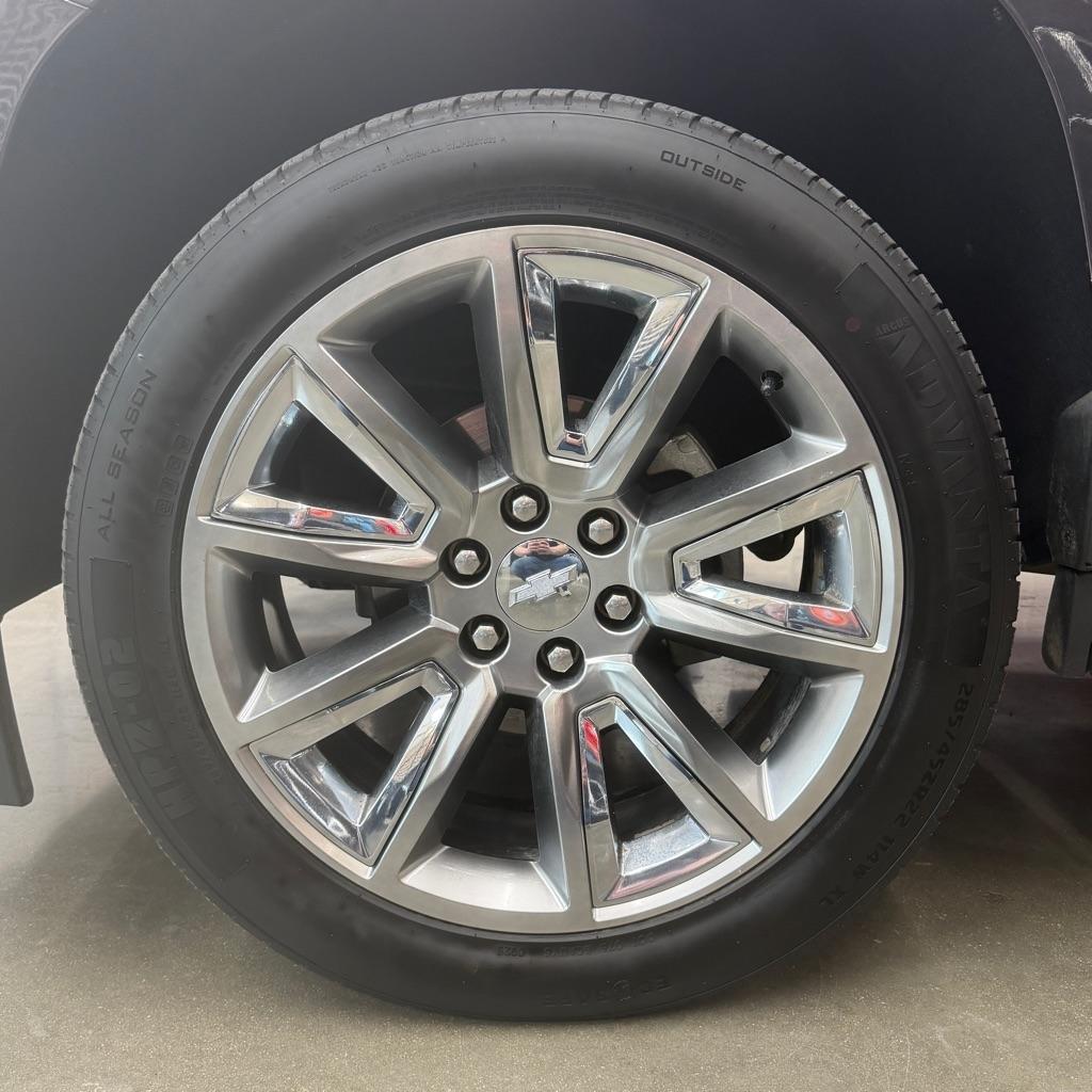 Chevrolet Suburban 4WD 4dr 1500 LT 2018