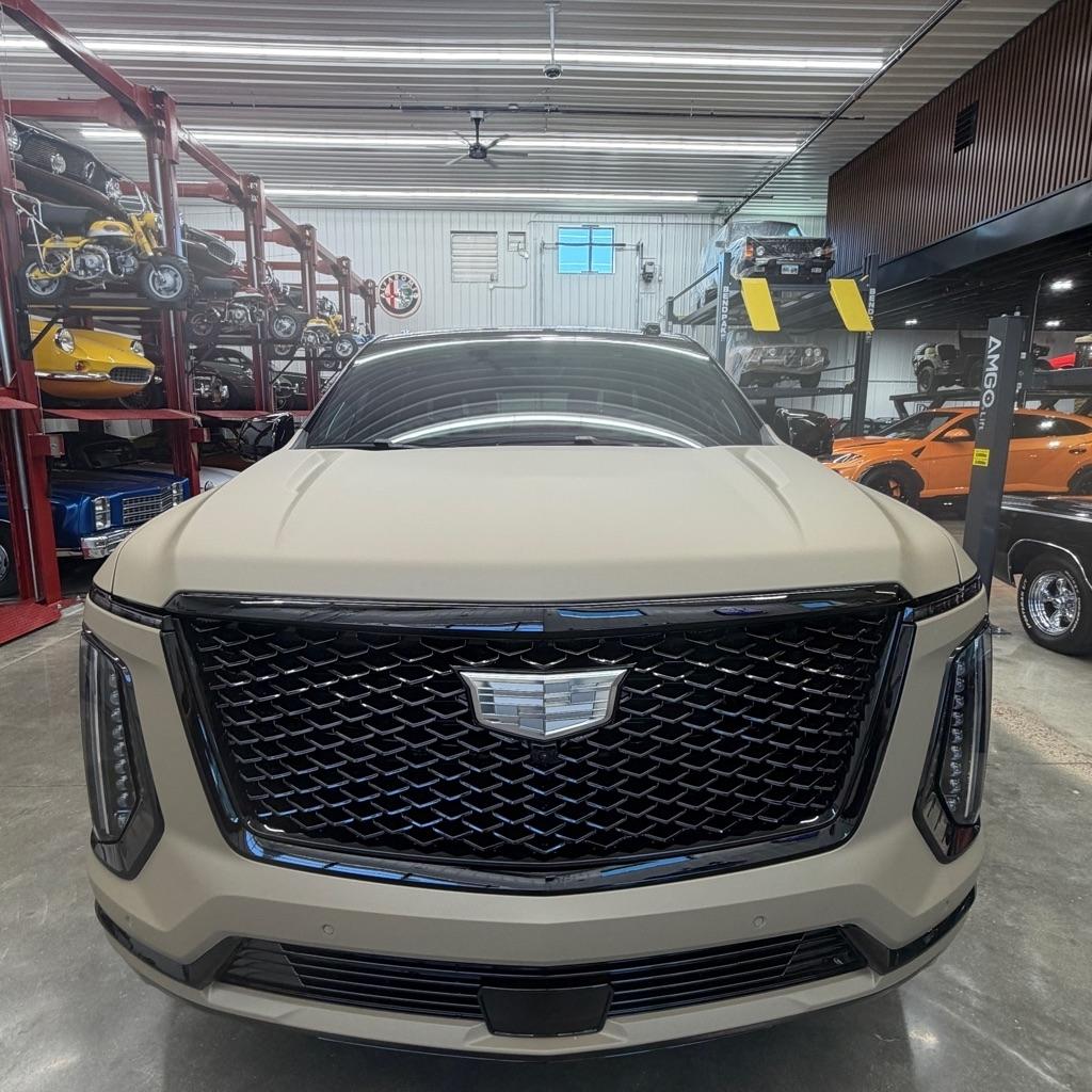 Cadillac Escalade 4WD 4dr Sport Platinum 2025