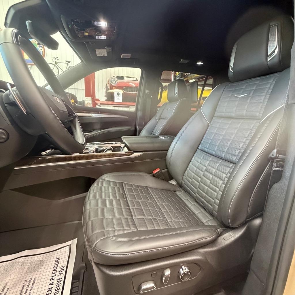 Cadillac Escalade 4WD 4dr Sport Platinum 2025