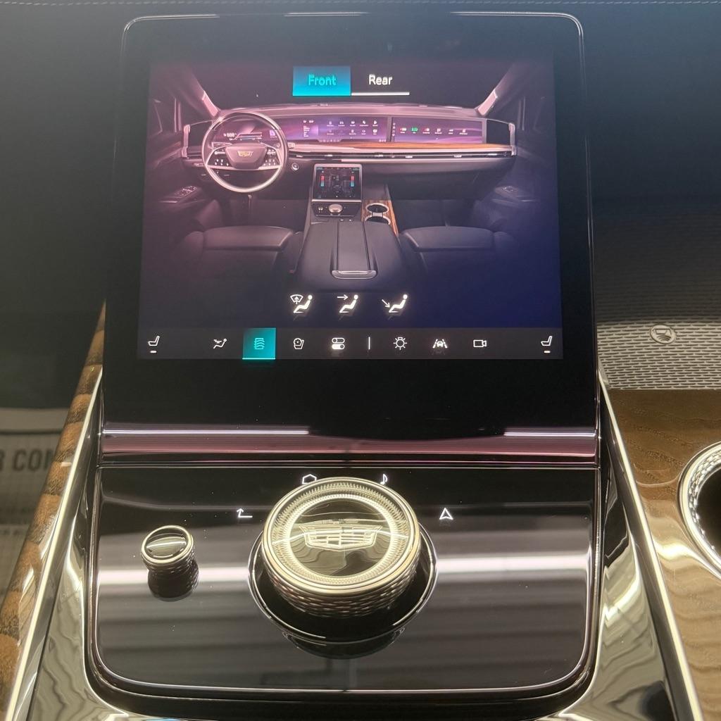 Cadillac Escalade 4WD 4dr Sport Platinum 2025