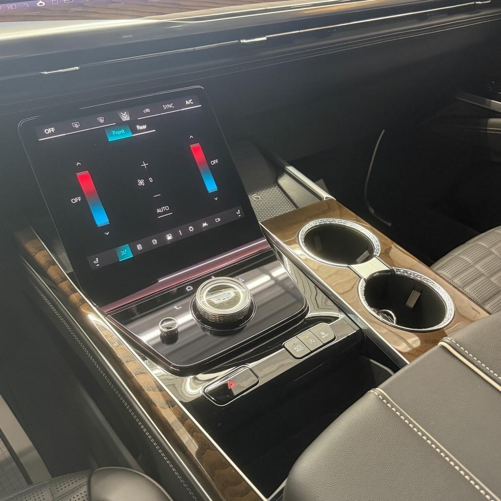 Cadillac Escalade 4WD 4dr Sport Platinum 2025