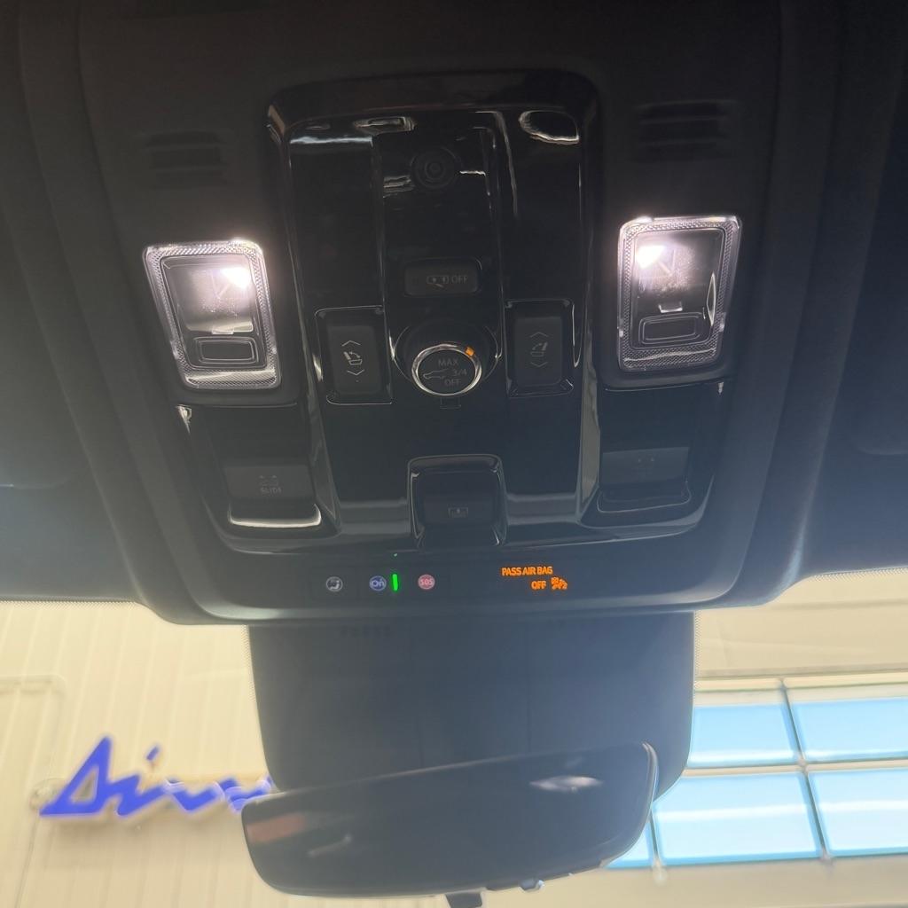 Cadillac Escalade 4WD 4dr Sport Platinum 2025