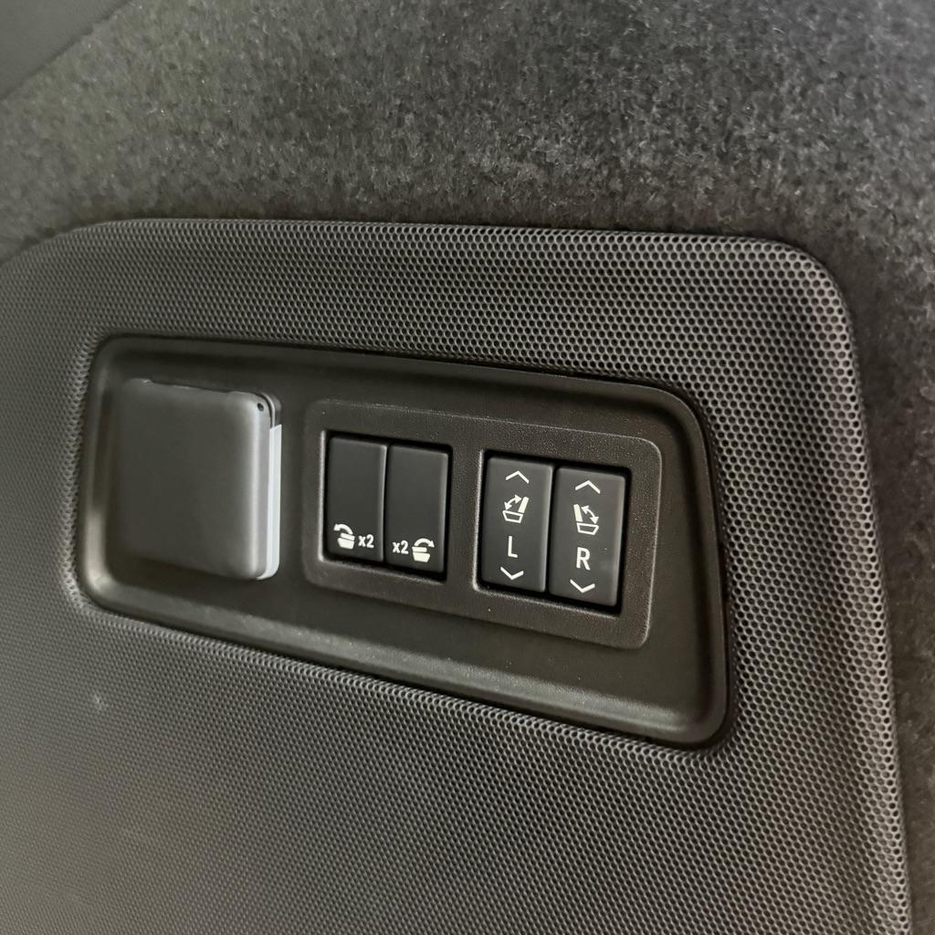 Cadillac Escalade 4WD 4dr Sport Platinum 2025