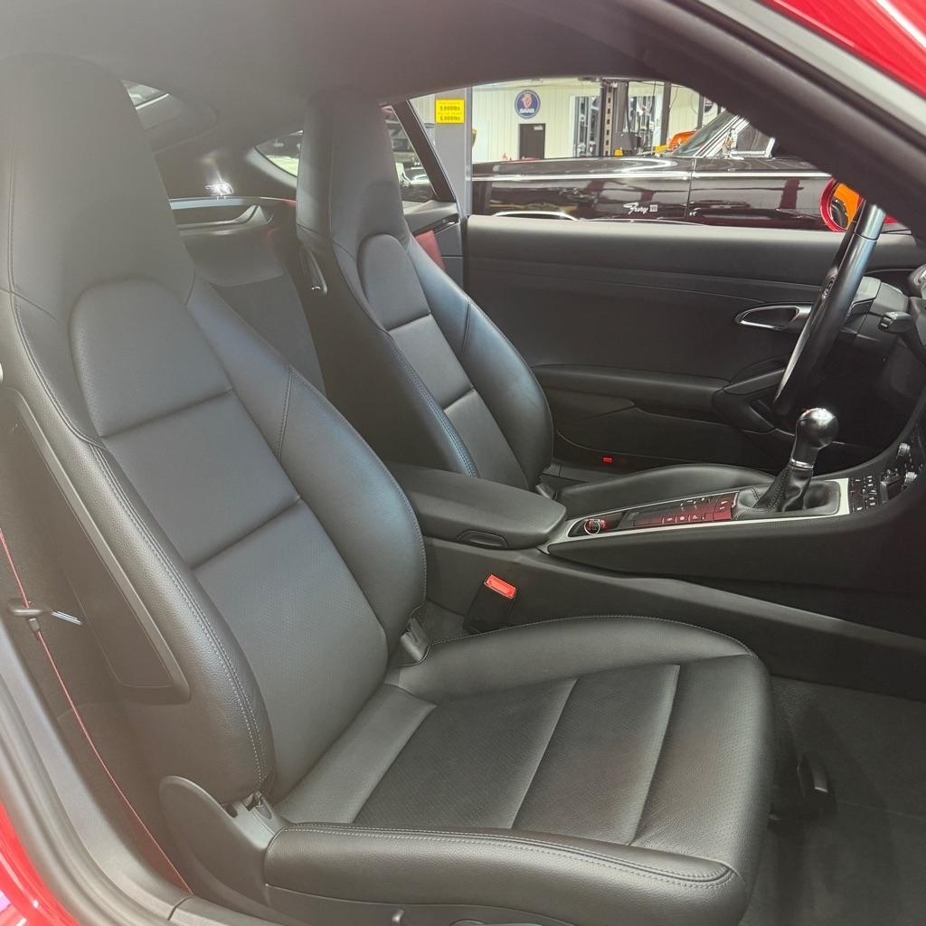 Porsche 718 Cayman Coupe 2021