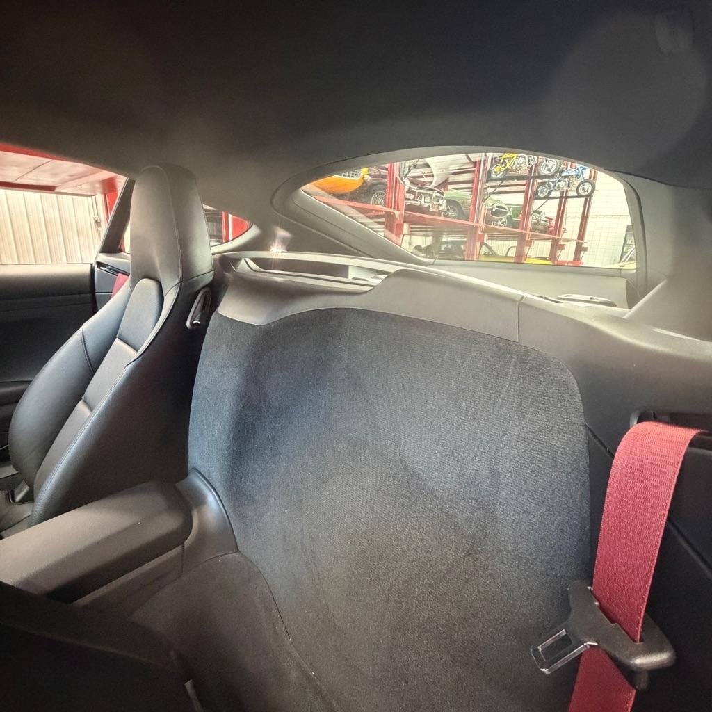 Porsche 718 Cayman Coupe 2021