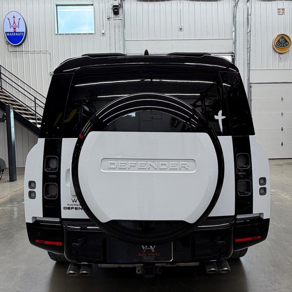 Land Rover Defender 130 P500 V8 2025