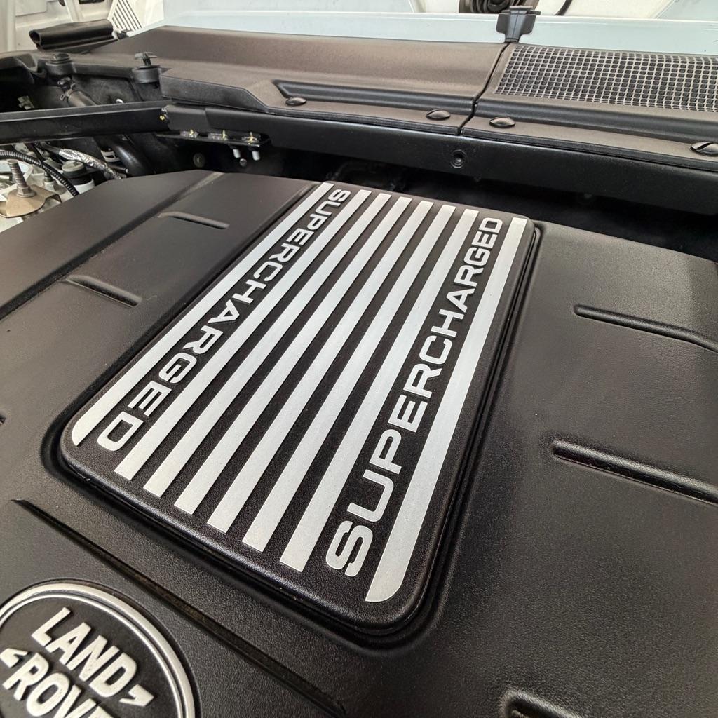Land Rover Defender 130 P500 V8 2025