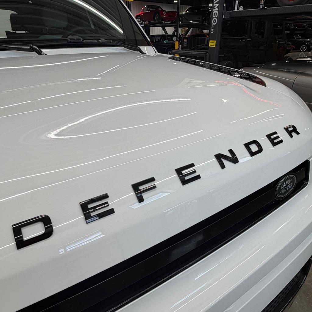 Land Rover Defender 130 P500 V8 2025