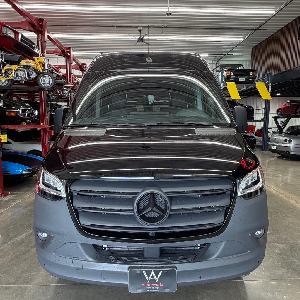 Mercedes-Benz Sprinter Cargo Van  2023