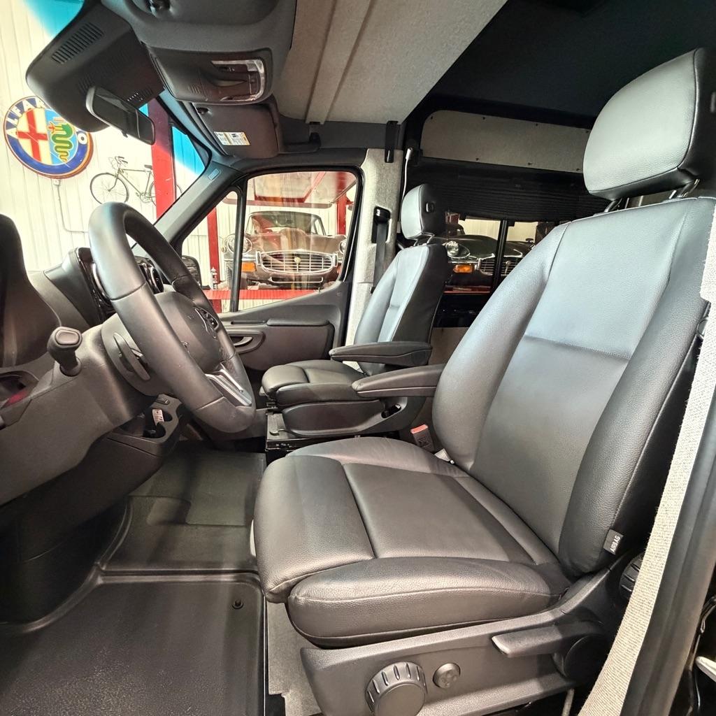 Mercedes-Benz Sprinter Cargo Van  2023