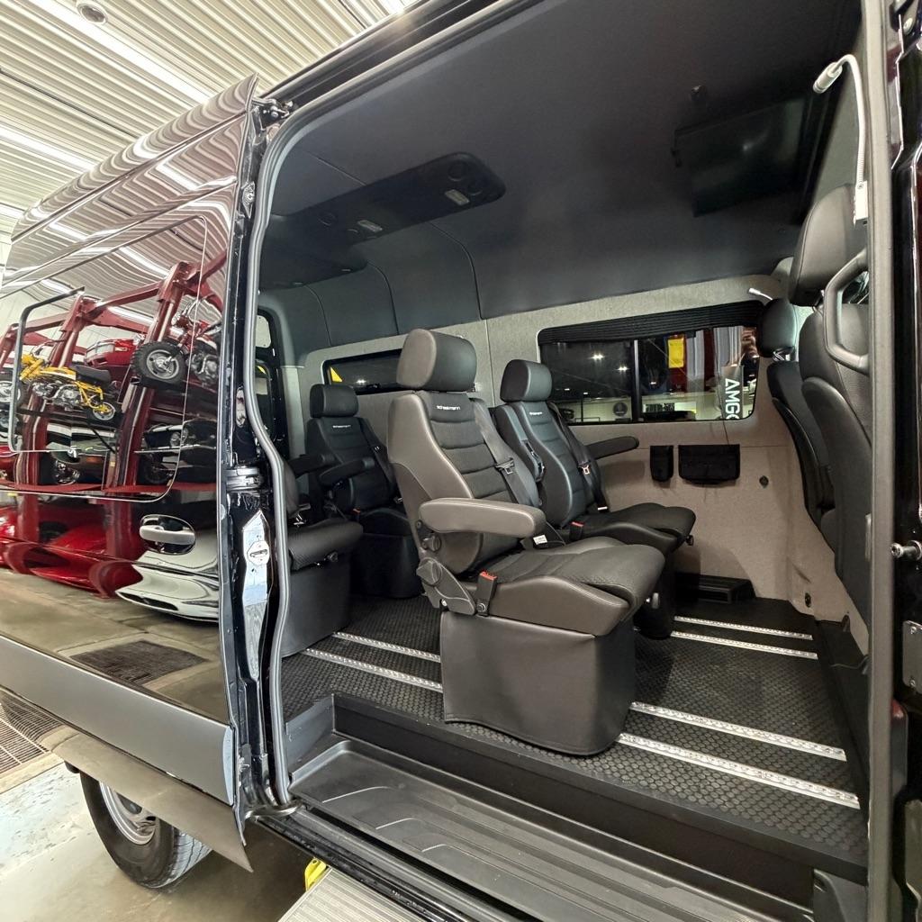 Mercedes-Benz Sprinter Cargo Van  2023