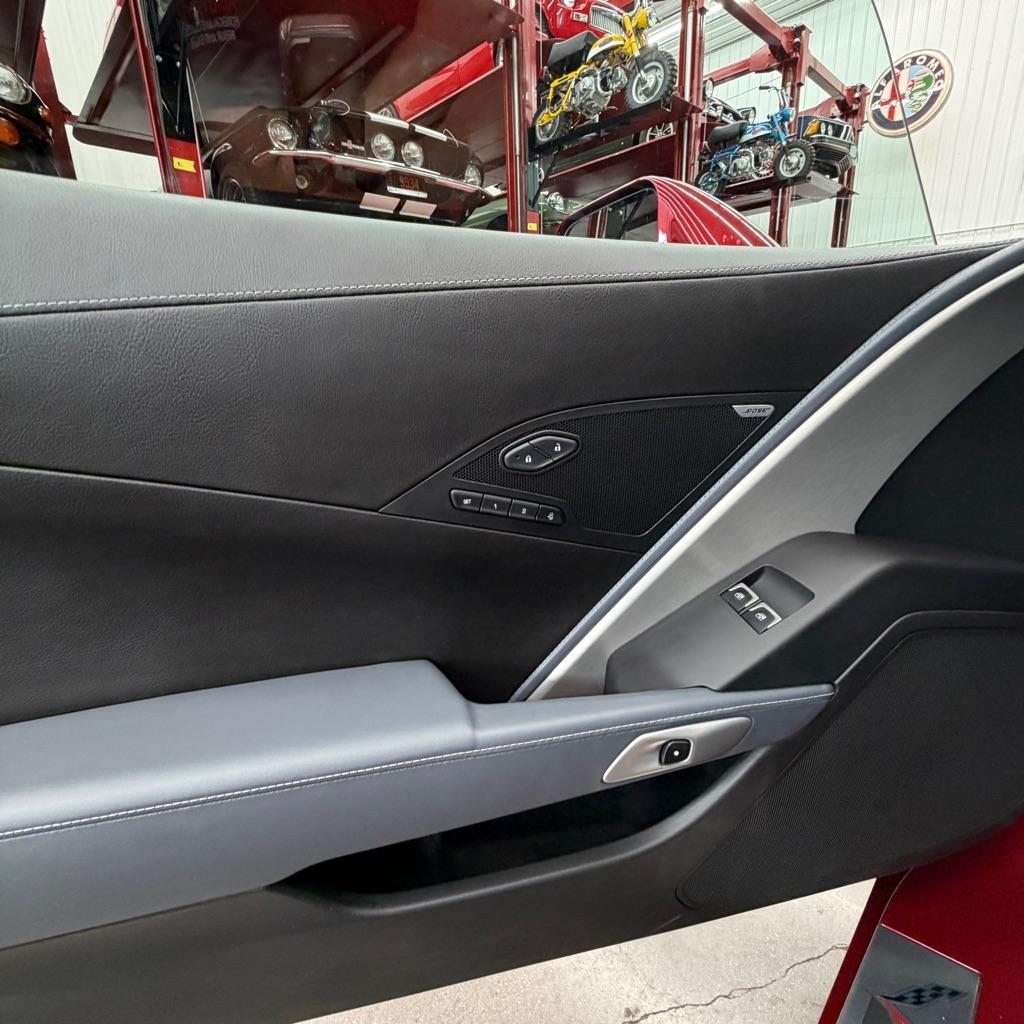 Chevrolet Corvette 2dr Z06 Cpe w/2LZ 2015