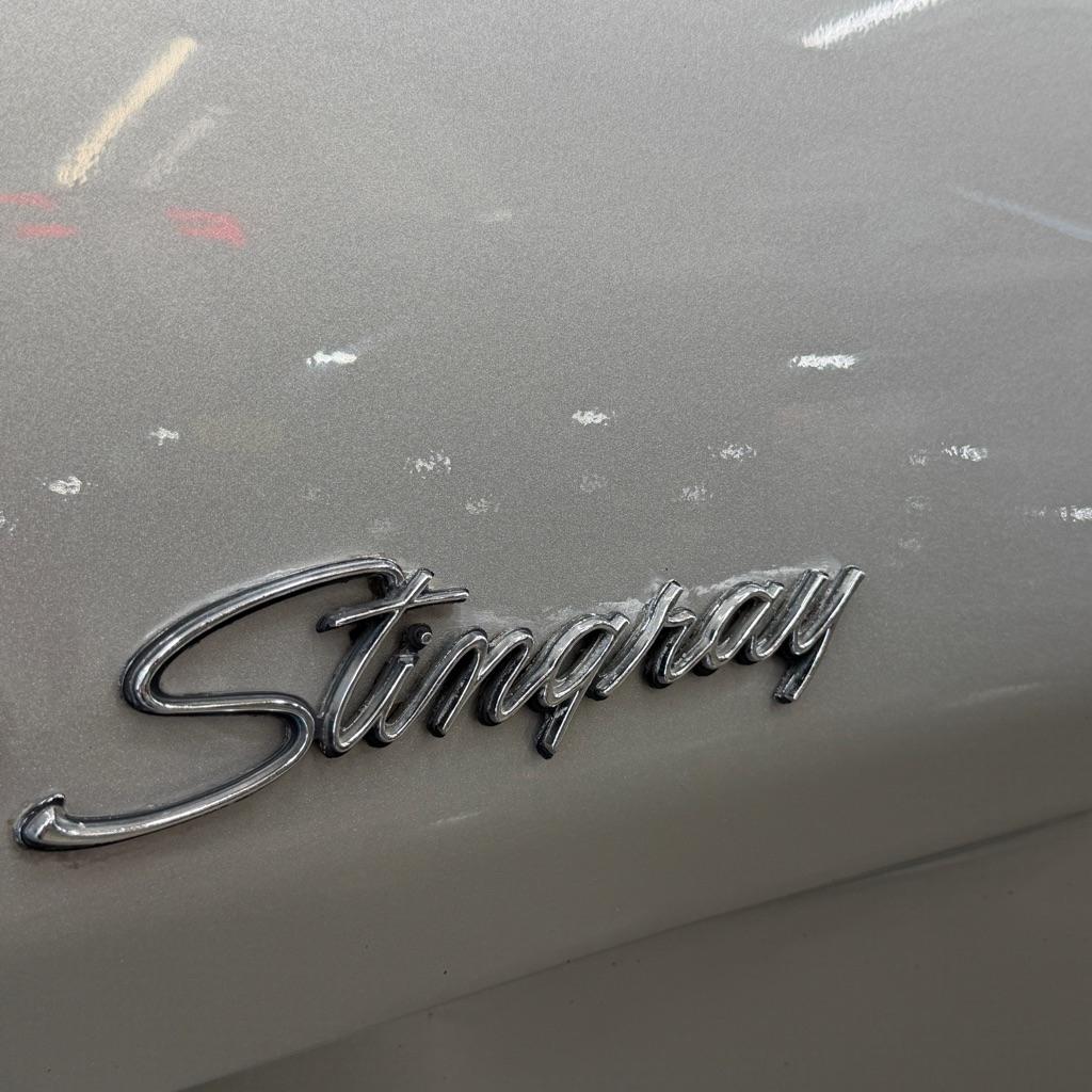 Chevrolet Corvette  1976