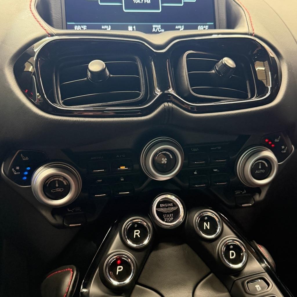 Aston Martin Vantage Roadster 2021