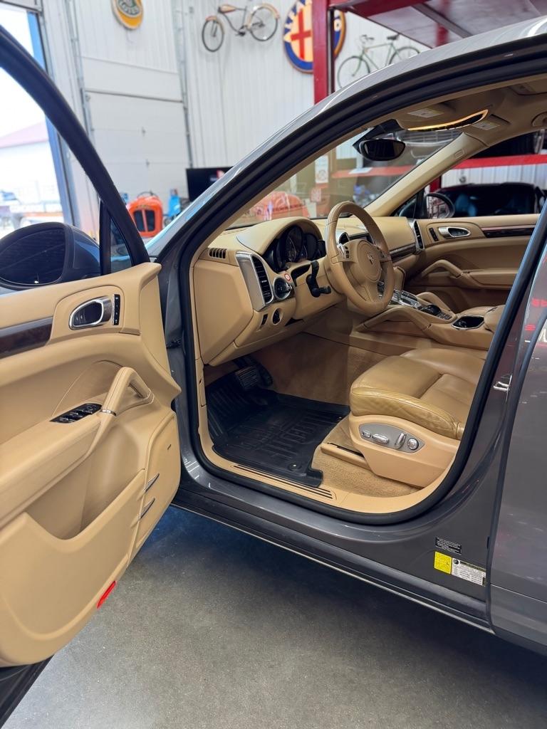 Porsche Cayenne AWD 4dr Manual 2013