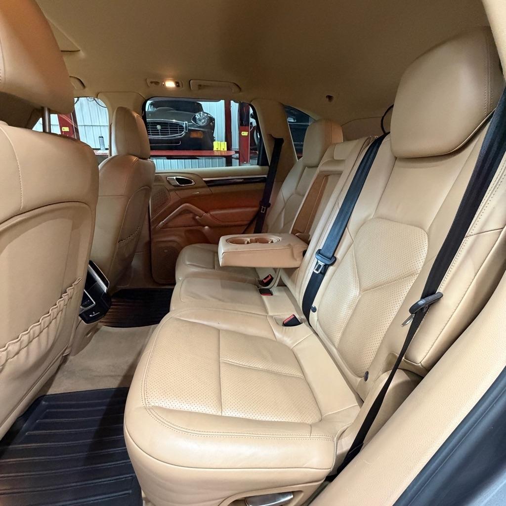 Porsche Cayenne AWD 4dr Manual 2013