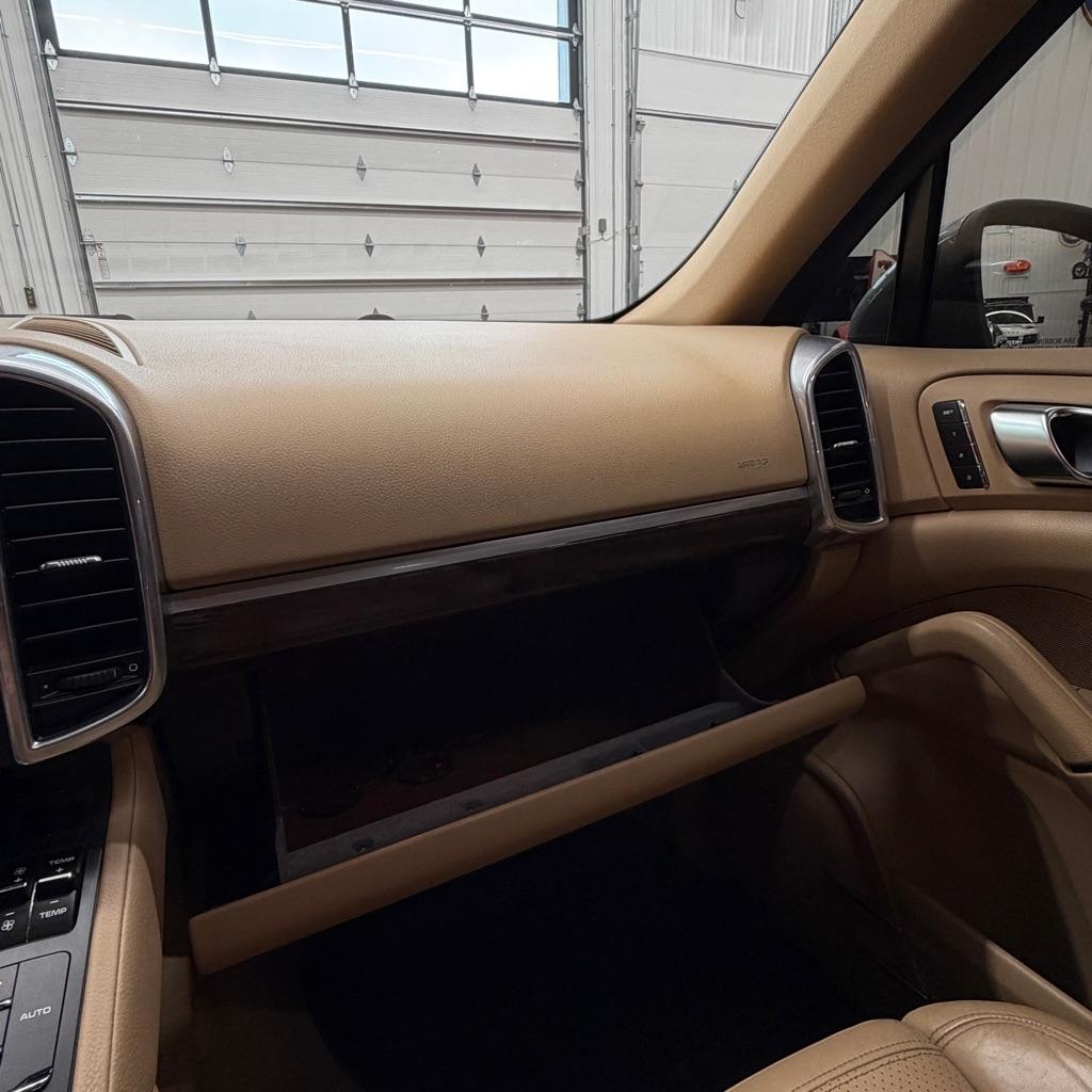 Porsche Cayenne AWD 4dr Manual 2013