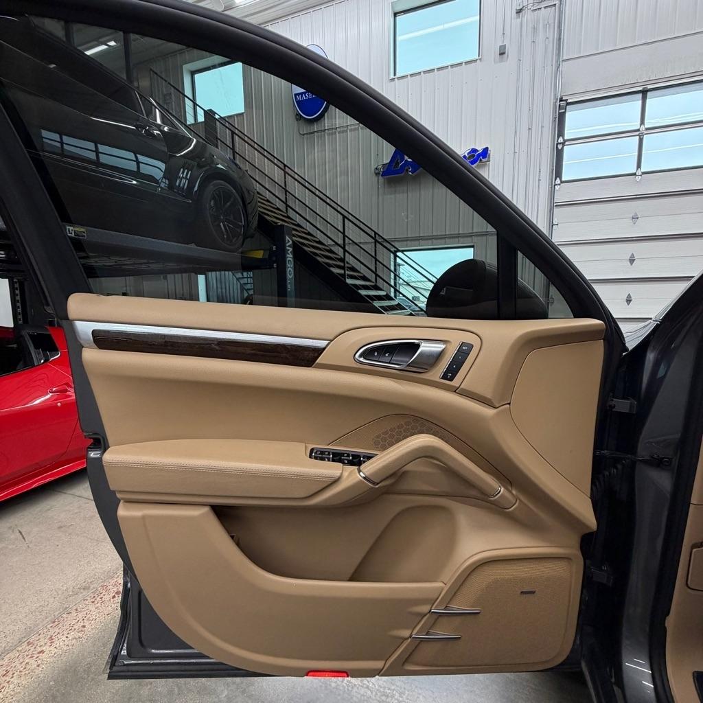 Porsche Cayenne AWD 4dr Manual 2013