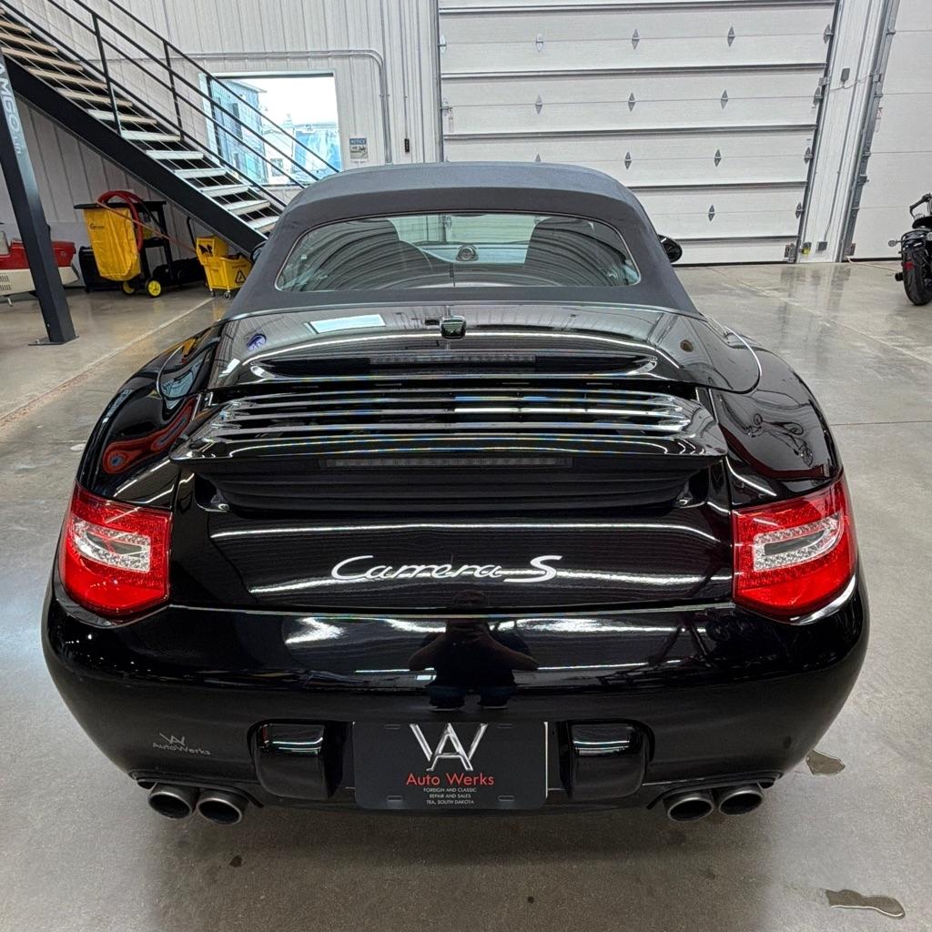 Porsche 911 2dr Cabriolet Carrera S 2011