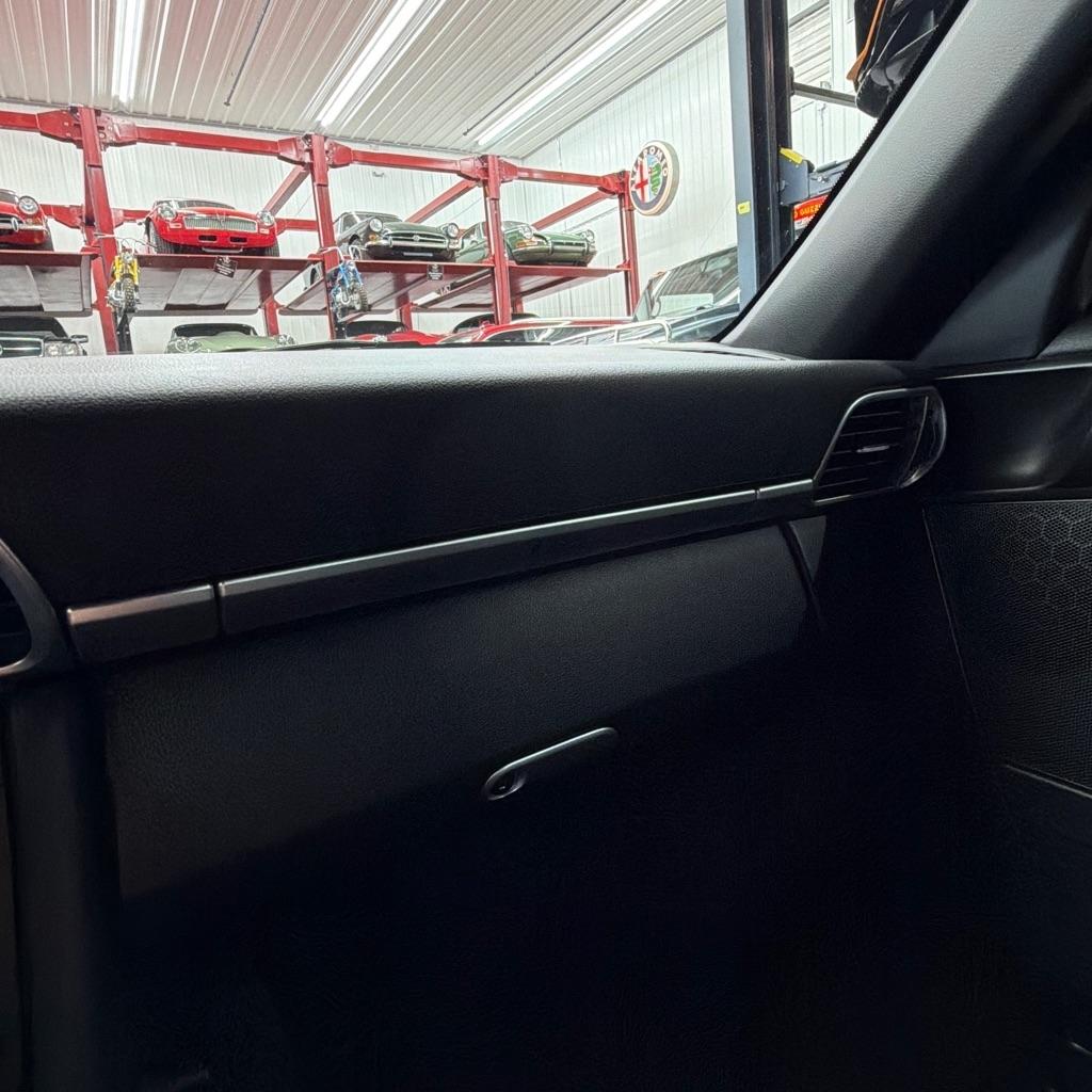 Porsche 911 2dr Cabriolet Carrera S 2011