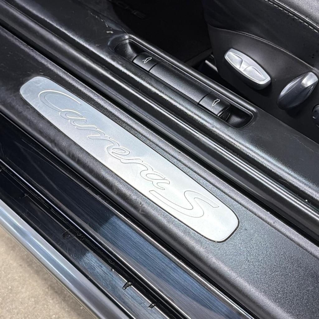 Porsche 911 2dr Cabriolet Carrera S 2011