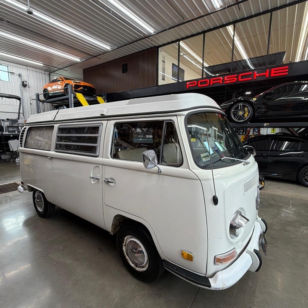 1970 Volkswagen Westfalia Camper 