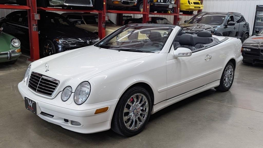 Mercedes-Benz CLK-Class 2dr Cabriolet 3.2L 2003