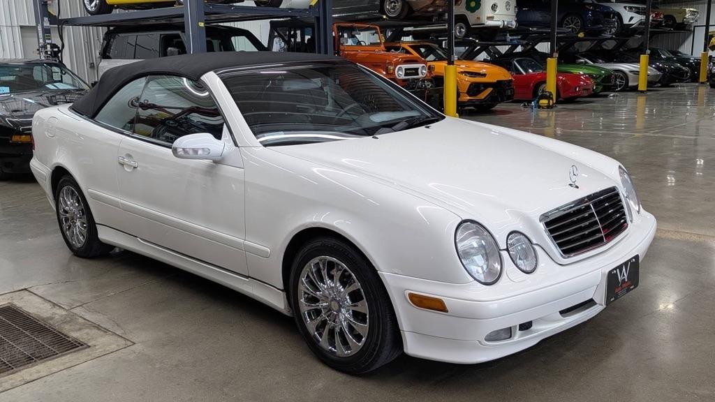 Mercedes-Benz CLK-Class 2dr Cabriolet 3.2L 2003