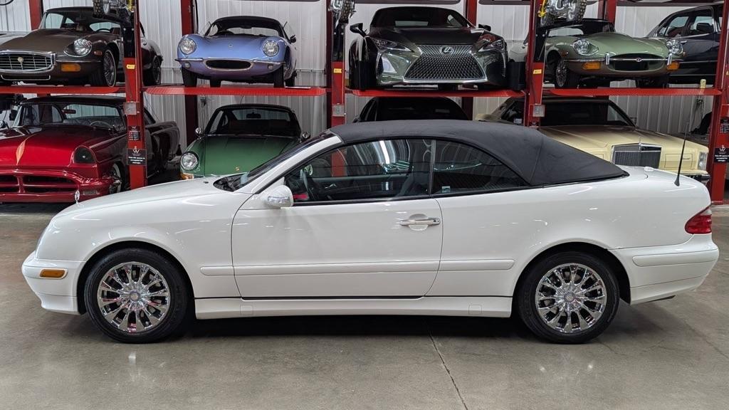 Mercedes-Benz CLK-Class 2dr Cabriolet 3.2L 2003