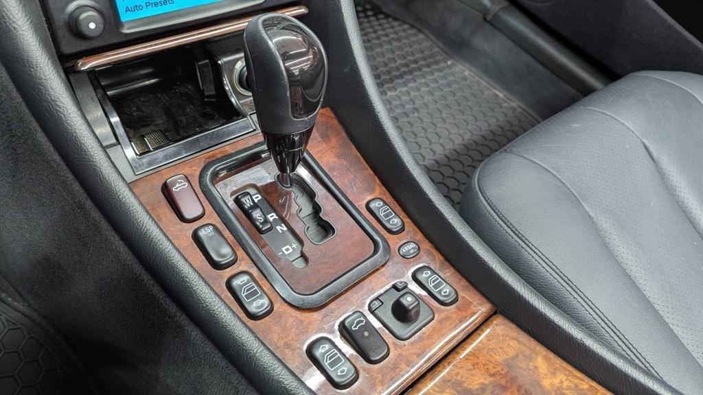 Mercedes-Benz CLK-Class 2dr Cabriolet 3.2L 2003