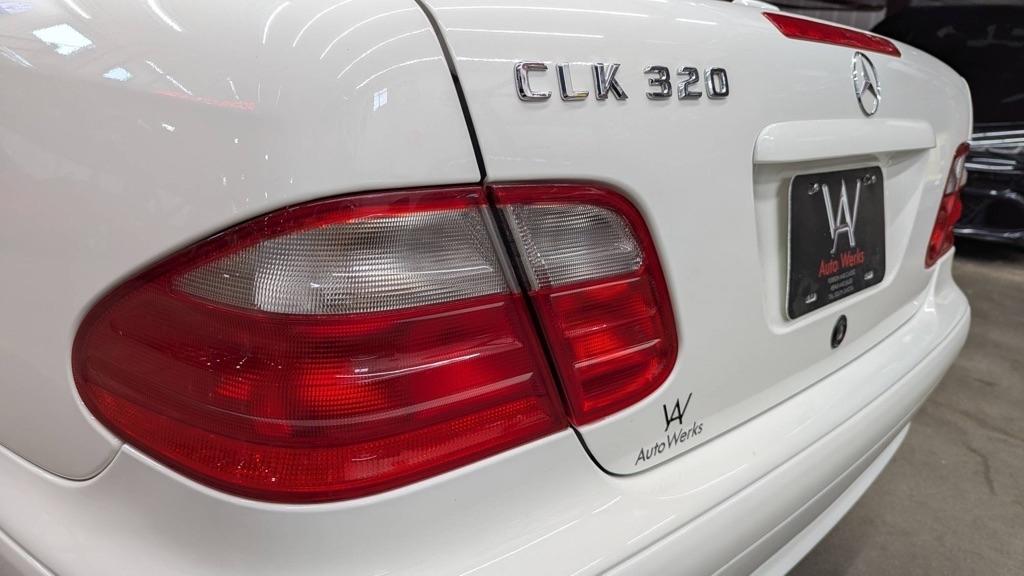 Mercedes-Benz CLK-Class 2dr Cabriolet 3.2L 2003