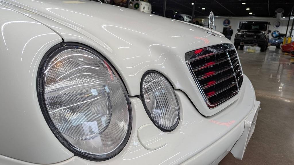 Mercedes-Benz CLK-Class 2dr Cabriolet 3.2L 2003