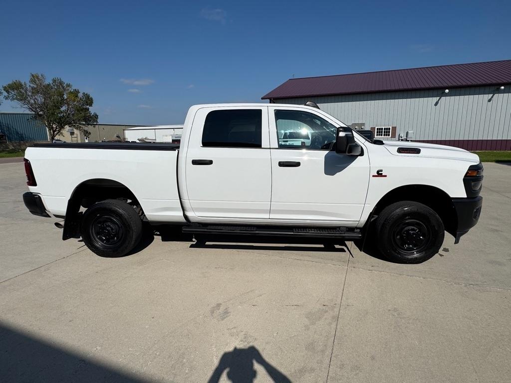 RAM 2500 Tradesman 4x4 Crew Cab 6'4" Box 2025