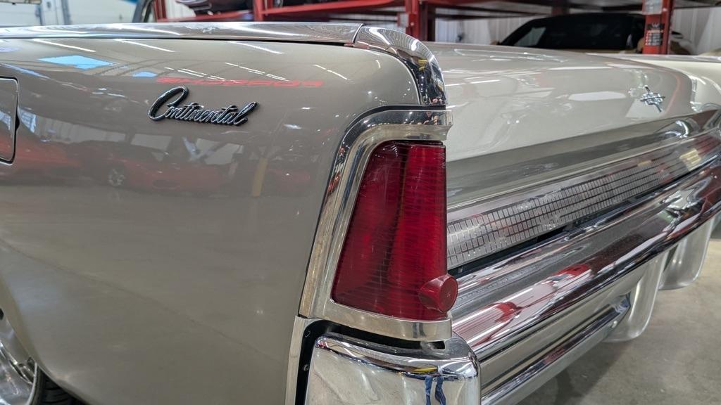 Lincoln Continental  1964