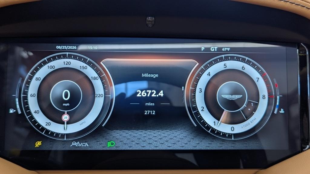 Aston Martin DB12 Volante 2024