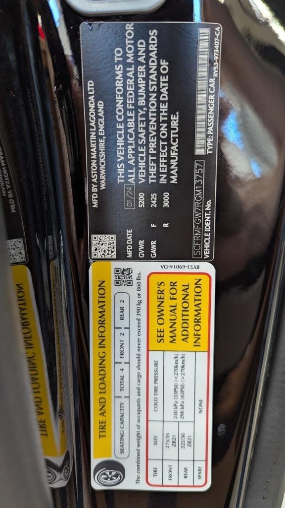 Aston Martin DB12 Volante 2024